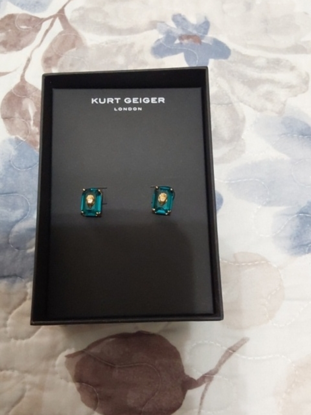 NIB Kurt Geiger Emerald Teal Crystal Stud Earrings with Gold Accent